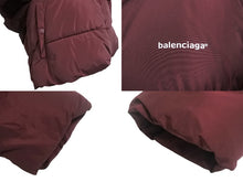 Load image into Gallery viewer, 極美品 BALENCIAGA バレンシアガ ダウンジャケット 556240 サイズ 46 ワインレッド ポリエステル 中古 4c067920