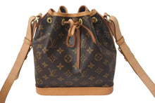 Load image into Gallery viewer, Louis Vuitton ルイヴィトン ショルダーバッグ プチノエ モノグラム M40818 ブラウン ゴールド金具 美品 中古 4c067965