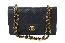 Load image into Gallery viewer, CHANEL シャネル マトラッセ WフラップWチェーンショルダーバッグ 3番台 ラムスキン ブラック ゴールド金具 美品 中古 4c068012