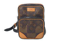 Load image into Gallery viewer, Louis Vuitton ルイヴィトン NIGO ダミエジャイアント アマゾン スリングバッグ N40379 2020年 ショルダーバッグ ロゴ 鞄 美品 中古 4c068251