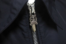 画像をギャラリービューアに読み込む, CHROME HEARTS クロムハーツ CHクロスパッチ ダガージップアップシャツ 402200167******337 半袖 サイズXL ナイロン カーフ 美品 中古 4c068282
