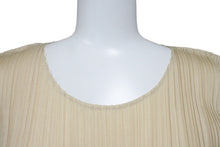 Load image into Gallery viewer, PLEATS PLEASE ISSEY MIYAKE プリーツプリーズ イッセイミヤケ Tシャツ 4 PP05-JK004 ベージュ サイズ4 美品 中古 4c068558