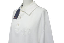 Load image into Gallery viewer, 新品未使用 LOUIS VUITTON ルイヴィトン ポロシャツ 1AFQQF サイズM Marque L.Vuitton déposée フェイクパール ホワイト 中古 4c068572