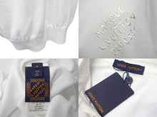 Load image into Gallery viewer, 新品未使用 LOUIS VUITTON ルイヴィトン ポロシャツ 1AFQQF サイズM Marque L.Vuitton déposée フェイクパール ホワイト 中古 4c068572