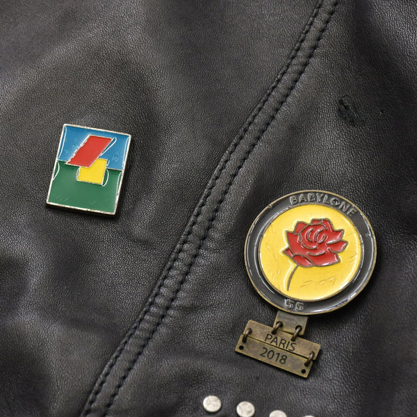 極美品 SAINT LAURENT PARIS サンローランパリ 18AW 530735 マルチピンバッジアンドスタッズ モーターサイクルレザージャケット サイズ34 中古 4a006861