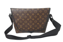 Load image into Gallery viewer, LouisVuitton ルイヴィトン マグネティック メッセンジャー ショルダーバッグ モノグラム・マカサー M45557 美品 中古 4c068610