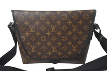 Load image into Gallery viewer, LouisVuitton ルイヴィトン マグネティック メッセンジャー ショルダーバッグ モノグラム・マカサー M45557 美品 中古 4c068610