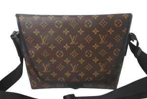 LouisVuitton ルイヴィトン マグネティック メッセンジャー ショルダーバッグ モノグラム・マカサー M45557 美品 中古 4c068610