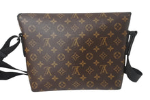 Load image into Gallery viewer, LouisVuitton ルイヴィトン マグネティック メッセンジャー ショルダーバッグ モノグラム・マカサー M45557 美品 中古 4c068610