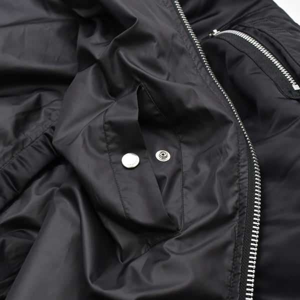 極美品 SACAI サカイ ナイロンツイル ブルゾン MA-1 ボンバージャケット SCM-051 サイズ4 ブラック アウター 中古 4a006864