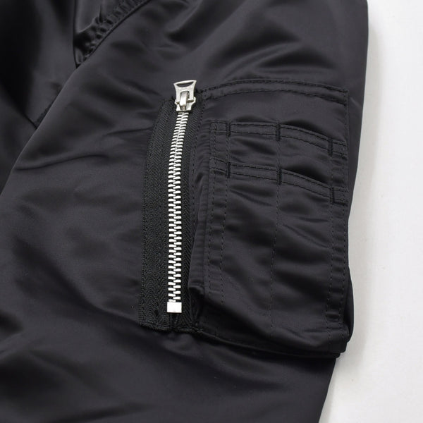 極美品 SACAI サカイ ナイロンツイル ブルゾン MA-1 ボンバージャケット SCM-051 サイズ4 ブラック アウター 中古 4a006864