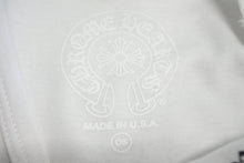 Load image into Gallery viewer, 新品未使用 CHROME HEARTS クロムハーツ ショート丈 ミニTシャツ リップ＆タン ローリングストーンズ 限定 ホワイト レッド 中古 4c068768