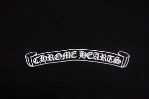 新品未使用 CHROME HEARTS クロムハーツ アーチロゴ 半袖Ｔシャツ サイズXS スクロールラベルロゴ プリント ブラック コットン 中古 4c068710