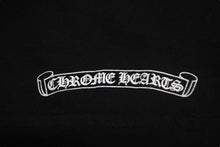 Load image into Gallery viewer, 極美品 CHROME HEARTS クロムハーツ Vertical Logo 半袖Tシャツ サイズXL スクロールラベルロゴ ブラック コットン 中古 4c068721