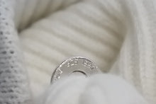 画像をギャラリービューアに読み込む, 新品未使用 CHROME HEARTS クロムハーツ カシミア ビーニー ニットキャップ BIG DADDY ビッグ ダディ ホワイト 中古 4c068771