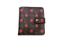 画像をギャラリービューアに読み込む, 極美品 LOUIS VUITTON ルイヴィトン 二つ折り財布 コンパクトジップ さくらんぼ 村上隆 モノグラム M95005 中古 4c068823