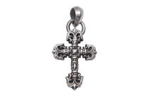 Load image into Gallery viewer, CHROME HEARTS クロムハーツ フィリグリークロス XS ペンダントトップ 重量25.2g アクセサリー シルバー 925刻印 美品 中古 4c068905