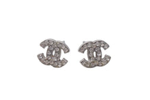 Load image into Gallery viewer, CHANEL シャネル ココマーク 両耳 ピアス アクセサリー ラインストーン 05P 0.7g フランス製 シルバー 美品 中古 4c068918