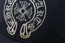 画像をギャラリービューアに読み込む, CHROME HEARTS クロムハーツ キャップ ホースシュー クロスボール CHプラス スクロールラベル 刺繍 ブラック コットン シルバー925 良品 中古 4c069096