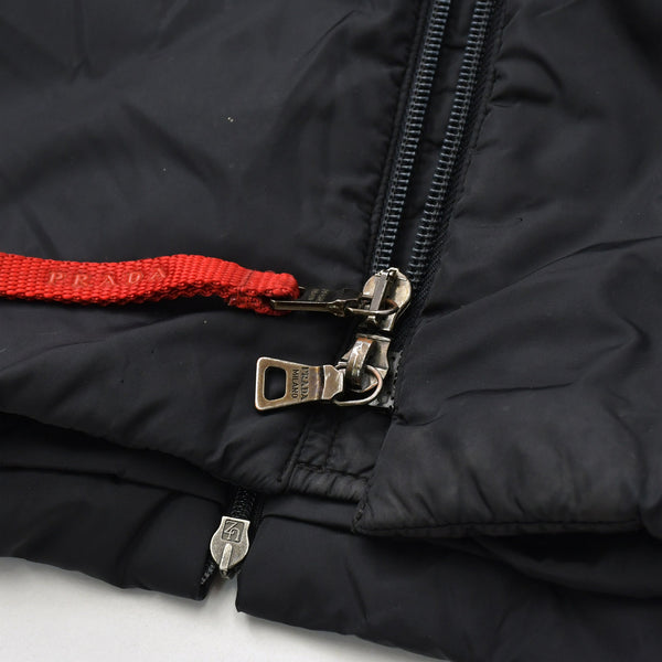 PRADA SPORT プラダスポーツ アーカイブ中綿ナイロンコート SGV294 リネアロッサ 46サイズ ブラック アウター ブロンズ金具 美品 中古 4a006910