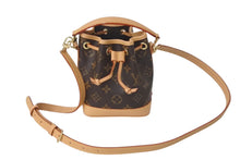 Load image into Gallery viewer, 極美品 LOUIS VUITTON ルイヴィトン ナノ ノエ ハンドバッグ ショルダーバッグ M81266 2WAY ブラウン PVC レザー ゴールド金具 中古 4c069108