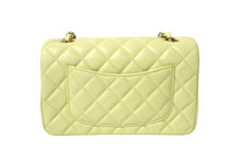 Load image into Gallery viewer, 極美品 CHANEL シャネル 横長 20cm ショルダーバッグ ランダム ミニマトラッセショルダーチェーン グリーン系 ラムスキン 中古 4c069268