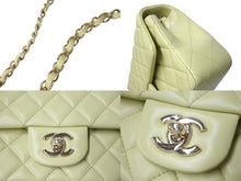 Load image into Gallery viewer, 極美品 CHANEL シャネル 横長 20cm ショルダーバッグ ランダム ミニマトラッセショルダーチェーン グリーン系 ラムスキン 中古 4c069268