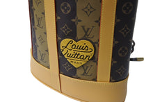 Load image into Gallery viewer, 極美品 LOUIS VUITTON×NIGO ルイヴィトン ショルダーバッグ ランドネ メッセンジャー M45968 ゴールド金具 モノグラム 中古 4c069368