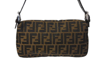 画像をギャラリービューアに読み込む, FENDI フェンディ マンマバケット ワンショルダーバッグ ズッカ柄 コットンキャンバス レザー シルバー金具 ブラウン 美品 中古 4c069398