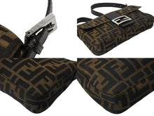 画像をギャラリービューアに読み込む, FENDI フェンディ マンマバケット ワンショルダーバッグ ズッカ柄 コットンキャンバス レザー シルバー金具 ブラウン 美品 中古 4c069398