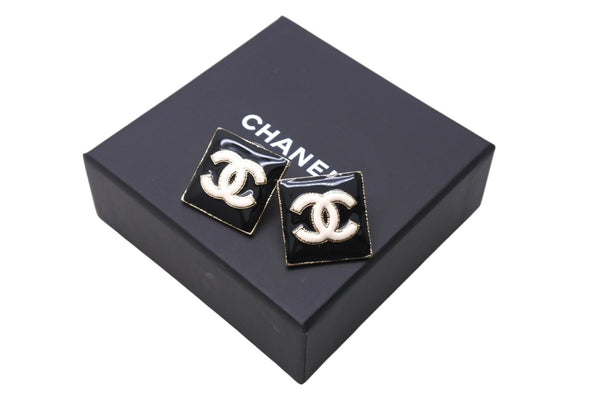 New and unused CHANEL Chanel earrings here mark B22A black white silver hardware used 4c069424