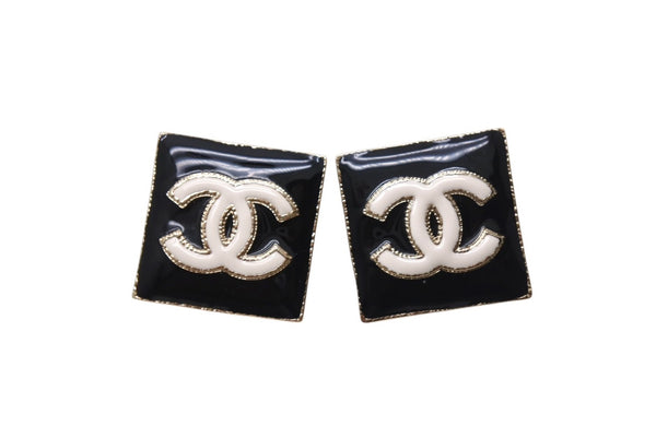 New and unused CHANEL Chanel earrings here mark B22A black white silver hardware used 4c069424