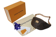 画像をギャラリービューアに読み込む, 極美品 LOUIS VUITTON ルイヴィトン ボディバッグ M43644 バムバッグ ブラウン モノグラムキャンバス 中古 4c069582