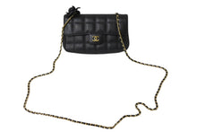 Load image into Gallery viewer, CHANEL シャネル カメリア チョコバー チェーン ミニショルダーバッグ ブラック ラムスキン 14番台 ココマーク ロゴ ゴールド金具 美品 中古 4c069613