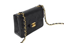 画像をギャラリービューアに読み込む, CHANEL シャネル ミニマトラッセ チェーンショルダーバッグ 1番台 ラムスキン ブラック ゴールド金具 美品 中古 4c069618