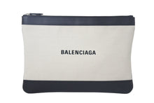 Load image into Gallery viewer, BALENCIAGA バレンシアガ クラッチバッグ ロゴ 568024 イタリア製 キャンバス レザー ホワイト ブラック シルバー金具 美品 中古 4c068620