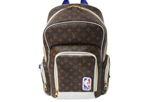 Load image into Gallery viewer, 新品同様 LOUISVUITTON ルイヴィトン NBA バックパック リュックサック ブルー ホワイト ブラウン M45581 ゴールド金具 中古 4c069758