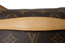 Load image into Gallery viewer, 極美品 LOUIS VUITTON ルイヴィトン ボディバッグ M43644 バムバッグ ブラウン モノグラムキャンバス 中古 4c069774