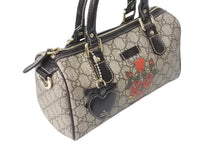 Load image into Gallery viewer, GUCCI グッチ ハンドバッグ 190257 497717 GGスプリーム タトゥープリント ハートチャーム レザー ゴールド金具 美品 中古 4c069810
