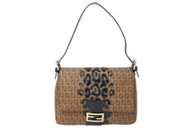 画像をギャラリービューアに読み込む, FENDI フェンディ マンマバケット ワンショルダーバッグ 8BR001 ズッキーノ柄 レオパード刺繍 PVC エナメルレザー ゴールド金具 美品 中古 4c069814