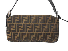 画像をギャラリービューアに読み込む, FENDI フェンディ マンマバケット ワンショルダーバッグ ズッカ柄 コットンキャンバス レザー シルバー金具 ブラウン 美品 中古 4c069819