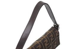 画像をギャラリービューアに読み込む, FENDI フェンディ マンマバケット ワンショルダーバッグ ズッカ柄 コットンキャンバス レザー シルバー金具 ブラウン 美品 中古 4c069819