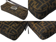 画像をギャラリービューアに読み込む, FENDI フェンディ マンマバケット ワンショルダーバッグ ズッカ柄 コットンキャンバス レザー シルバー金具 ブラウン 美品 中古 4c069819