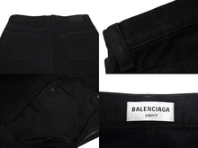 Load image into Gallery viewer, 極美品 BALENCIAGA バレンシアガ フレアデニムパンツ 697829 サイズS 22AW ダメージ加工 ブラック コットン 中古 4c069828