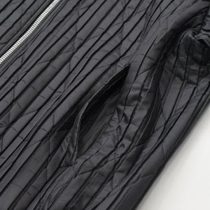 極美品 HOMME PLISSE ISSEY MIYAKE オム プリッセ イッセイ ミヤケ パデッド プリーツ ブルゾン HP73FC011 ブラック レッド 3サイズ アウター 中古 4a007066