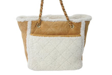 画像をギャラリービューアに読み込む, 極美品 CHANEL シャネル マトラッセ チェーントートバッグ 26番台 ムートン レザー ブラウン ホワイト マットゴールド金具 中古 4c071183