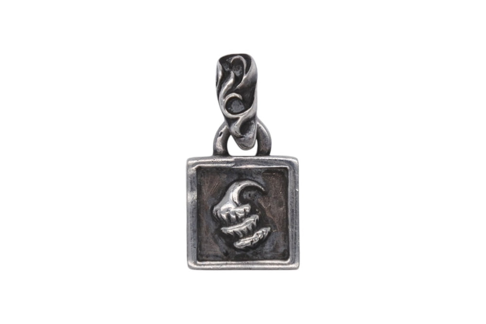 CHROME HEARTS クロムハーツ フレームド クロー チャーム ペンダントトップ 重量4.6g シルバ−925 1998 刻印 美品 中古 4b007262