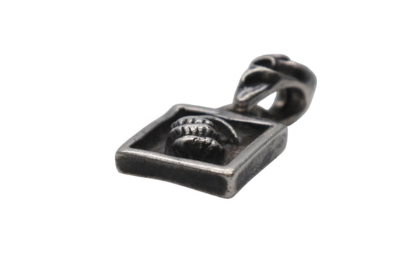 CHROME HEARTS クロムハーツ フレームド クロー チャーム ペンダントトップ 重量4.6g シルバ−925 1998 刻印 美品 中古 4b007262