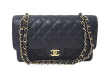 Load image into Gallery viewer, 極美品 CHANEL シャネル ショルダーバッグ マトラッセ25 キャビアスキン ダブルフラップ ブラック ゴールド金具 7番台 A01112 中古 4c073531