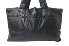 Load image into Gallery viewer, 極美品 CHANEL シャネル コココクーン トートバッグGM 26番台 ココマーク キルティング レザー ファー ブラック シルバー 中古 4c073893